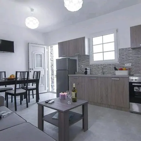 Avalon Cosy Apartments, Minimal With Shared Swimming Pool Villa