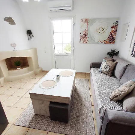 Avalon Cosy Apartments, Minimal With Shared Swimming Pool *