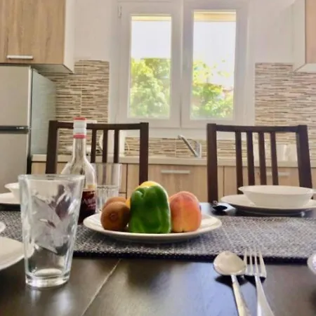 Villa Avalon Cosy Apartments, Minimal With Shared Swimming Pool