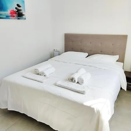 Avalon Cosy Apartments, Minimal With Shared Swimming Pool Agrari (Mykonos)
