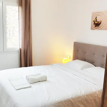 Avalon Cosy Apartments, Minimal With Shared Swimming Pool Villa