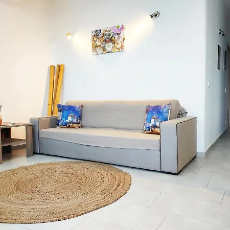Avalon Cosy Apartments, Minimal With Shared Swimming Pool Villa *