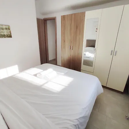 Villa Avalon Cosy Apartments, Minimal With Shared Swimming Pool Agrari (Mykonos)