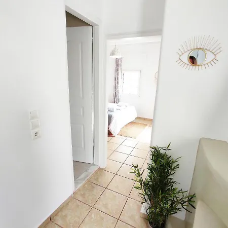 Avalon Cosy Apartments, Minimal With Shared Swimming Pool Villa