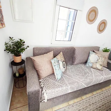 Avalon Cosy Apartments, Minimal With Shared Swimming Pool Villa