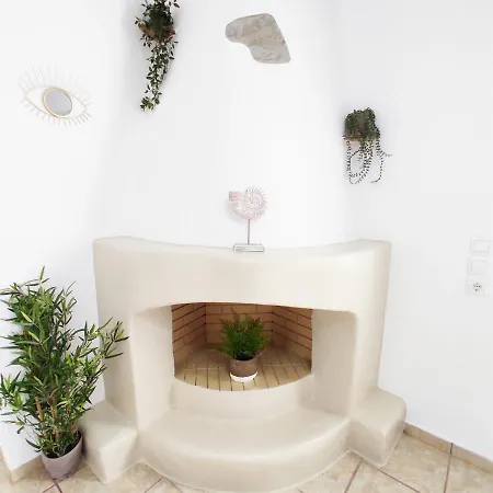 Avalon Cosy Apartments, Minimal With Shared Swimming Pool Villa