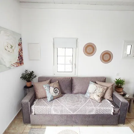 Avalon Cosy Apartments, Minimal With Shared Swimming Pool Villa *